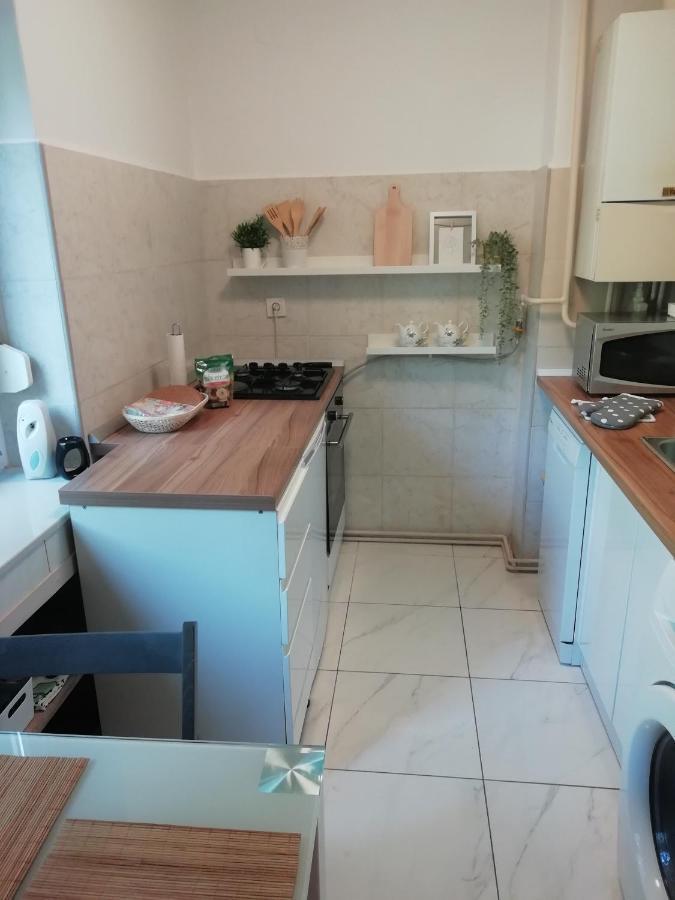 Sarmantni Apartman Malecka Загреб Экстерьер фото