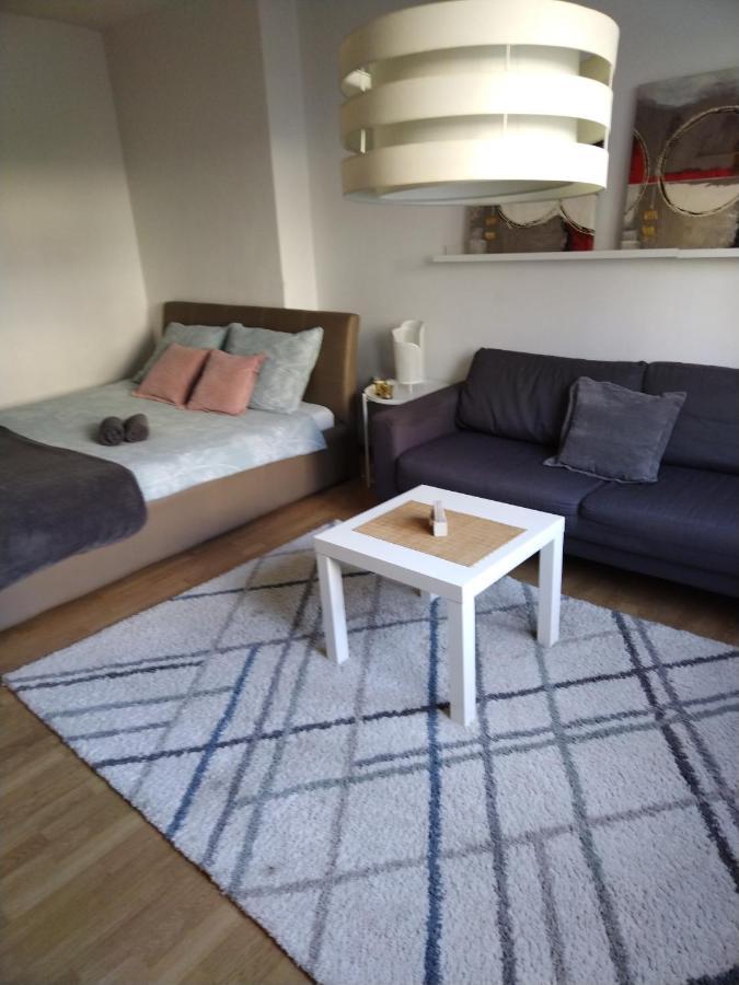 Sarmantni Apartman Malecka Загреб Экстерьер фото
